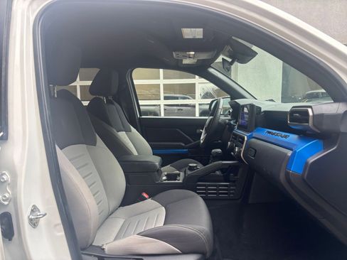 Used 2025 Toyota Tacoma TRD Off-Road image 27