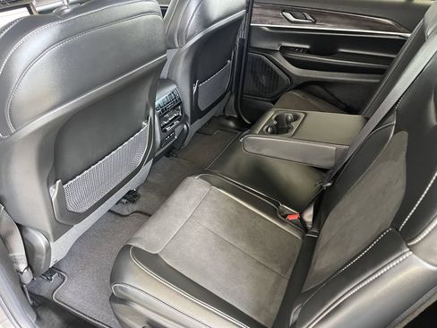 New 2026 Jeep Grand Cherokee L 4WD image 15