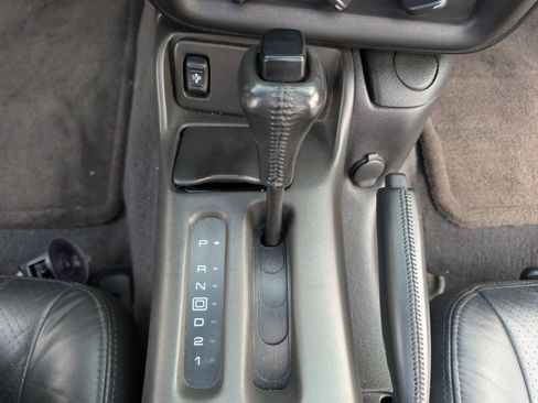 Used 2001 Chevrolet Camaro Z28 w/ SS Performance/Appearance Pkg image 70