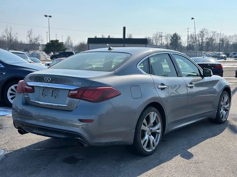 Used 2017 INFINITI Q70 3.7 w/ Technology Package image 6