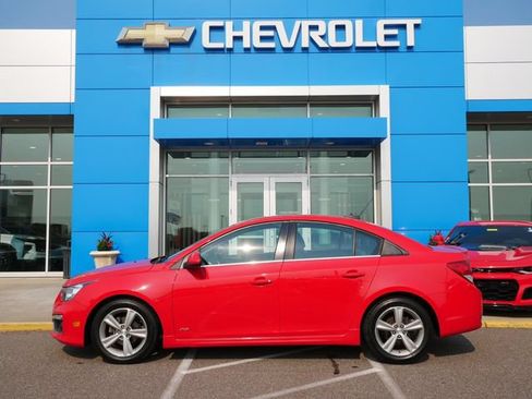 Used 2015 Chevrolet Cruze LT w/ RS Package FWD image 4