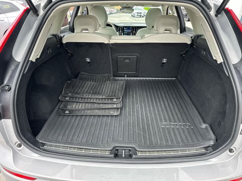 Used 2023 Volvo XC60 B5 Plus w/ Climate Package AWD/4WD image 32