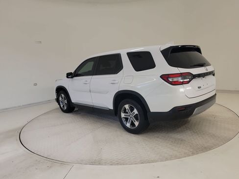 Used 2023 Honda Pilot EX-L image 3