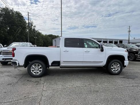 New 2026 Chevrolet Silverado 2500 High Country w/ Technology Package AWD/4WD image 2