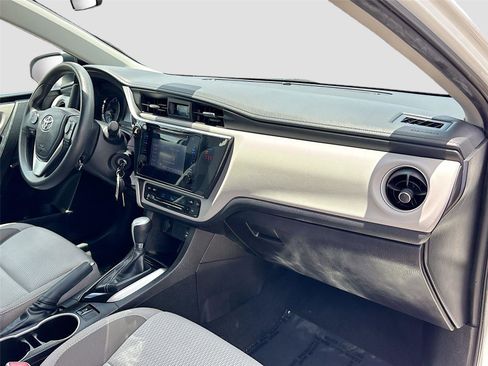 Used 2018 Toyota Corolla LE FWD image 26