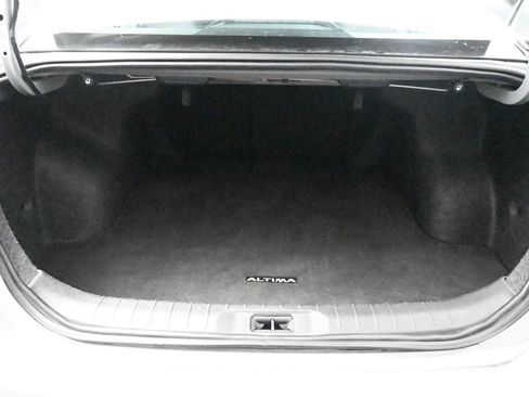 Used 2024 Nissan Altima 2.5 SV image 24