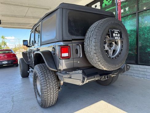 Used 2018 Jeep Wrangler Unlimited Sport S image 7