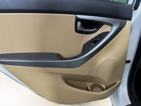 Used 2011 Hyundai Elantra Limited FWD image 24