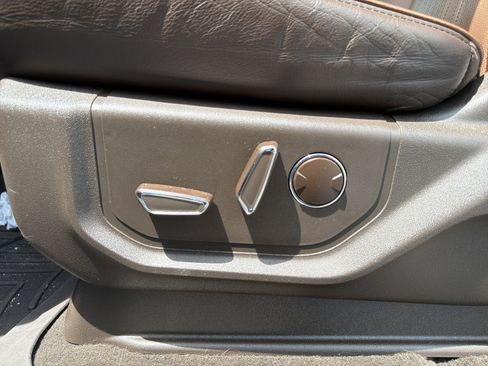 Used 2024 Ford Expedition King Ranch RWD image 18