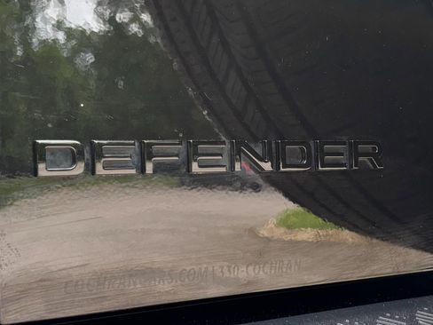 Used 2025 Land Rover Defender 110 V8 AWD/4WD image 42