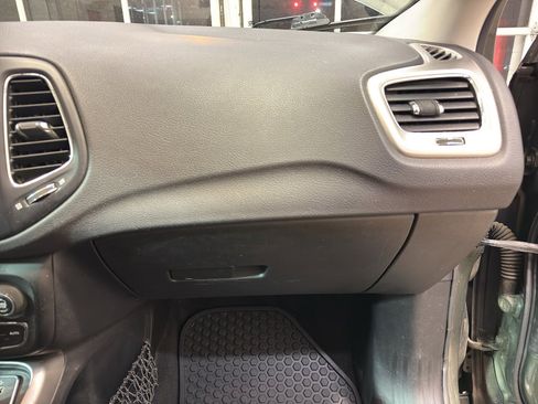 Used 2018 Jeep Compass Latitude w/ Popular Equipment Group image 23