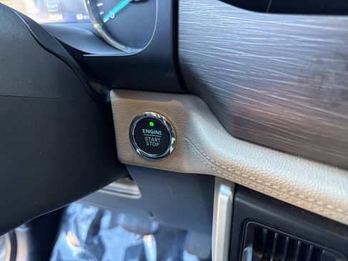 Used 2024 Ford Expedition Limited image 14