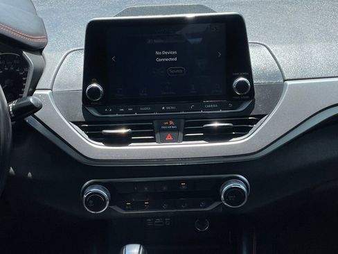 Used 2024 Nissan Altima 2.5 SR FWD image 18