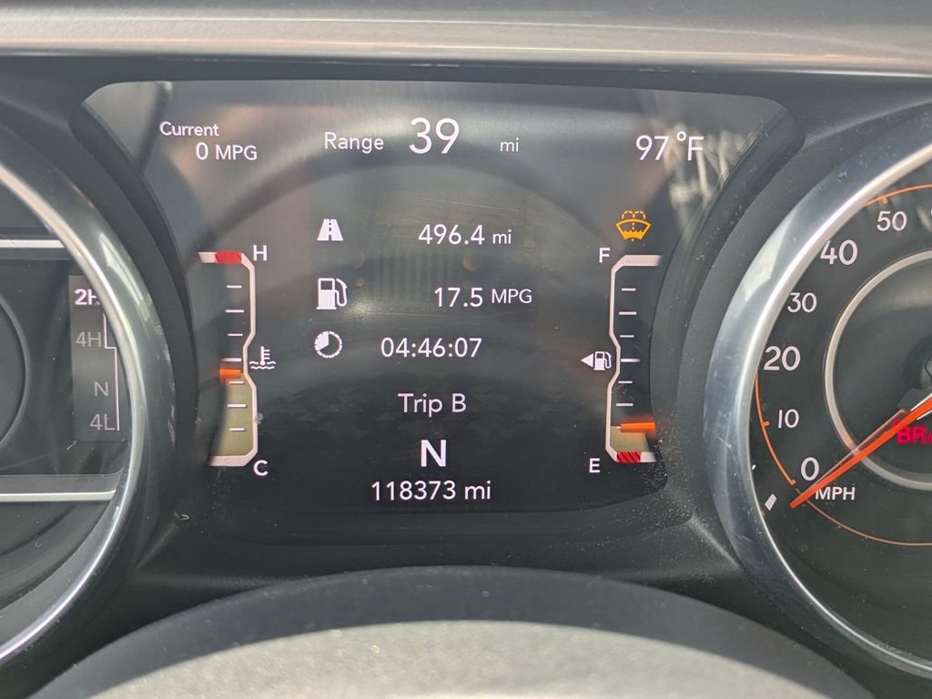Used 2018 Jeep Wrangler Unlimited Sahara w/ Cold Weather Group AWD/4WD image 25