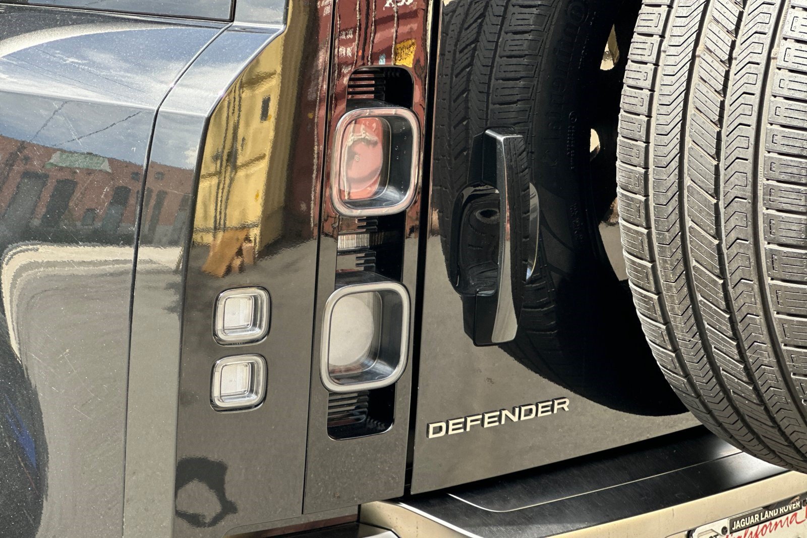 Used 2022 Land Rover Defender 110 X AWD/4WD image 30