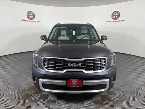 Certified 2024 Kia Telluride S w/ S Sunroof Package AWD/4WD image 17