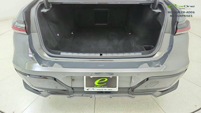 Used 2023 BMW i7 xDrive60 AWD/4WD image 14