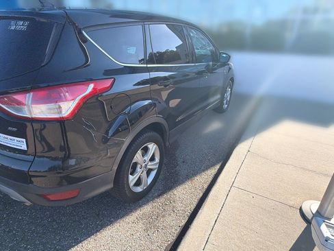 Used 2016 Ford Escape SE FWD image 4