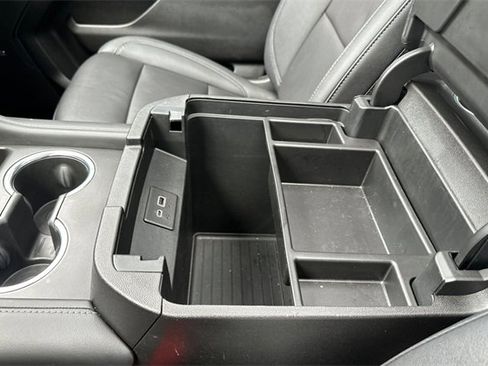 Used 2022 Chevrolet Tahoe Z71 w/ Z71 Off-Road Package image 34