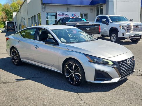 Used 2023 Nissan Altima 2.5 SR FWD image 4