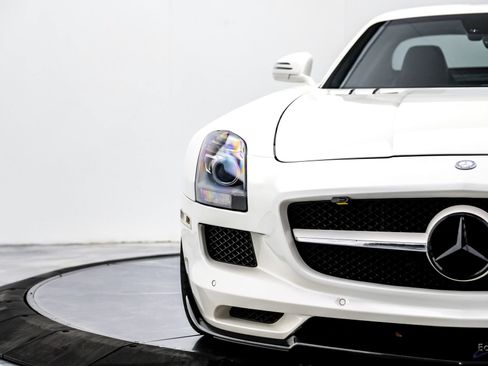 Used 2011 Mercedes-Benz SLS AMG Coupe image 38