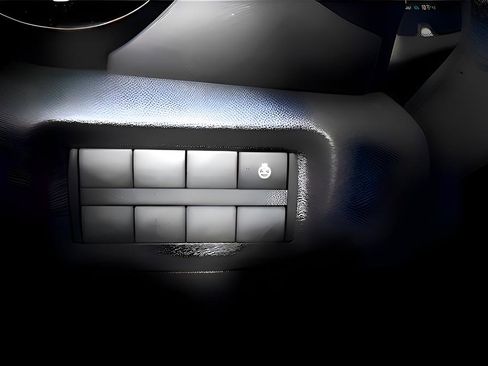 Used 2021 Nissan Kicks SR w/ SR Premium Package image 21