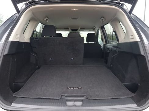 Used 2025 Nissan Rogue SV FWD image 29