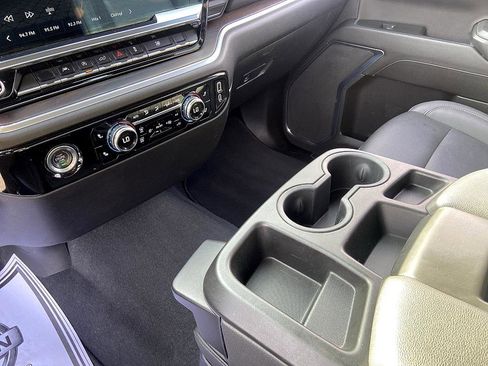 Used 2024 GMC Sierra 1500 SLT image 15