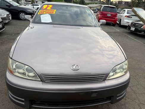 Used 1992 Lexus ES 330 FWD image 2