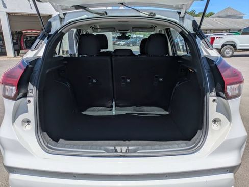 Used 2022 Nissan Kicks S FWD image 20