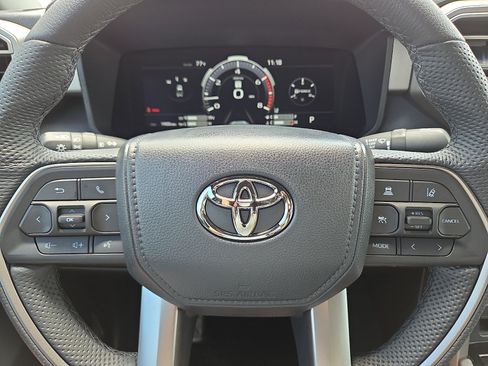 Used 2026 Toyota Tundra Limited AWD/4WD image 24