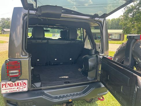 Used 2014 Jeep Wrangler Unlimited Rubicon AWD/4WD image 10