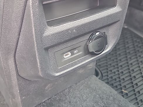 Certified 2024 Volkswagen Tiguan SEL R-Line AWD/4WD image 19
