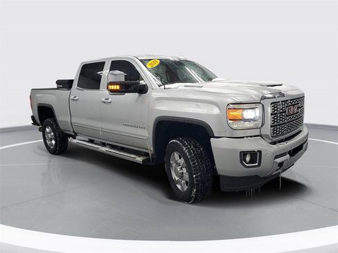Used 2018 GMC Sierra 3500 Denali w/ Duramax Plus Package image 2