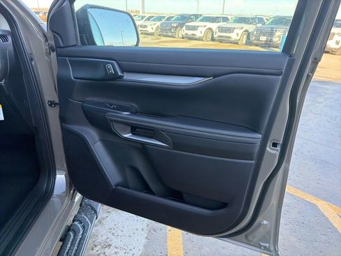 New 2025 Ford Ranger Lariat w/ FX4 Off-Road Package image 24