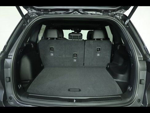 New 2025 Jeep Grand Cherokee Altitude image 13