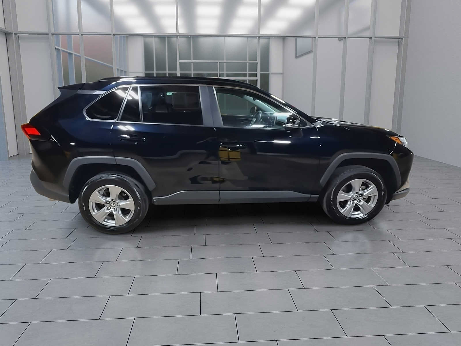 Certified 2025 Toyota RAV4 XLE AWD/4WD image 9