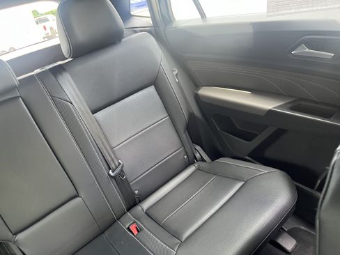 Used 2023 Volkswagen Atlas Cross Sport SE AWD/4WD image 23