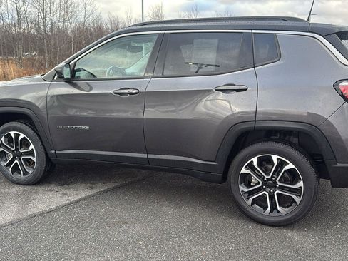 Used 2022 Jeep Compass Limited image 10