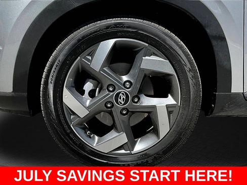 Used 2025 Hyundai Venue SEL FWD image 42