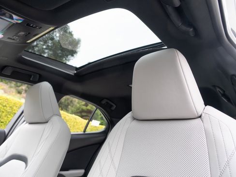 New 2026 Lexus UX 300h FWD image 15