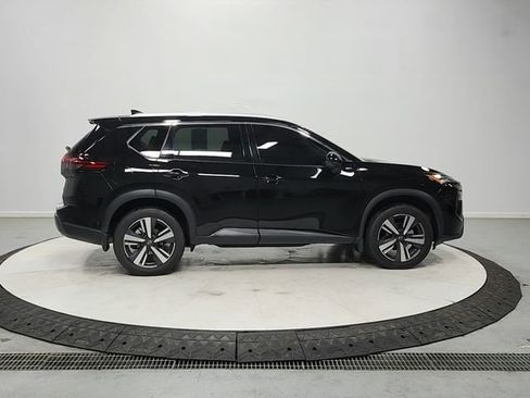 Used 2025 Nissan Rogue SL FWD image 8