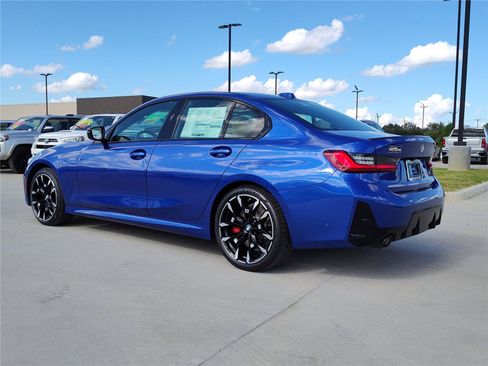 Used 2026 BMW 330i Sedan w/ M Sport Package RWD image 3