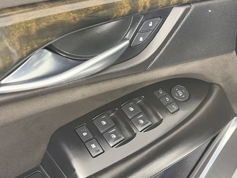 Used 2016 Cadillac Escalade Platinum AWD/4WD image 25