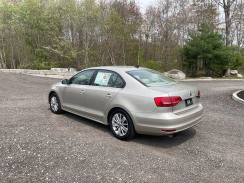 Used 2015 Volkswagen Jetta SE FWD image 8