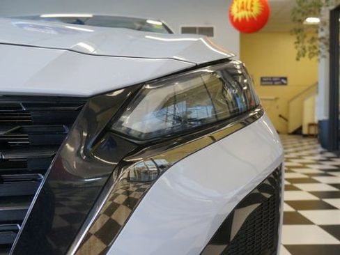 Used 2023 Nissan Altima 2.5 SR w/ SR Premium Package image 69