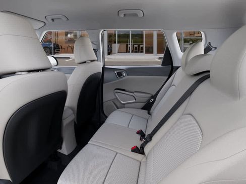 New 2025 Kia Soul LX w/ LX Technology Package image 18