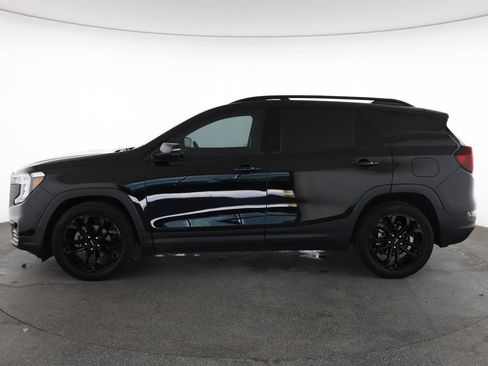 Used 2022 GMC Terrain SLT w/ Elevation Edition FWD image 7
