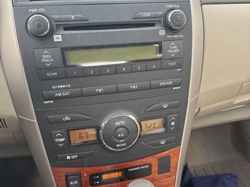 Used 2010 Toyota Corolla XLE image 15