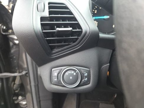 Used 2017 Ford Escape SE FWD image 19